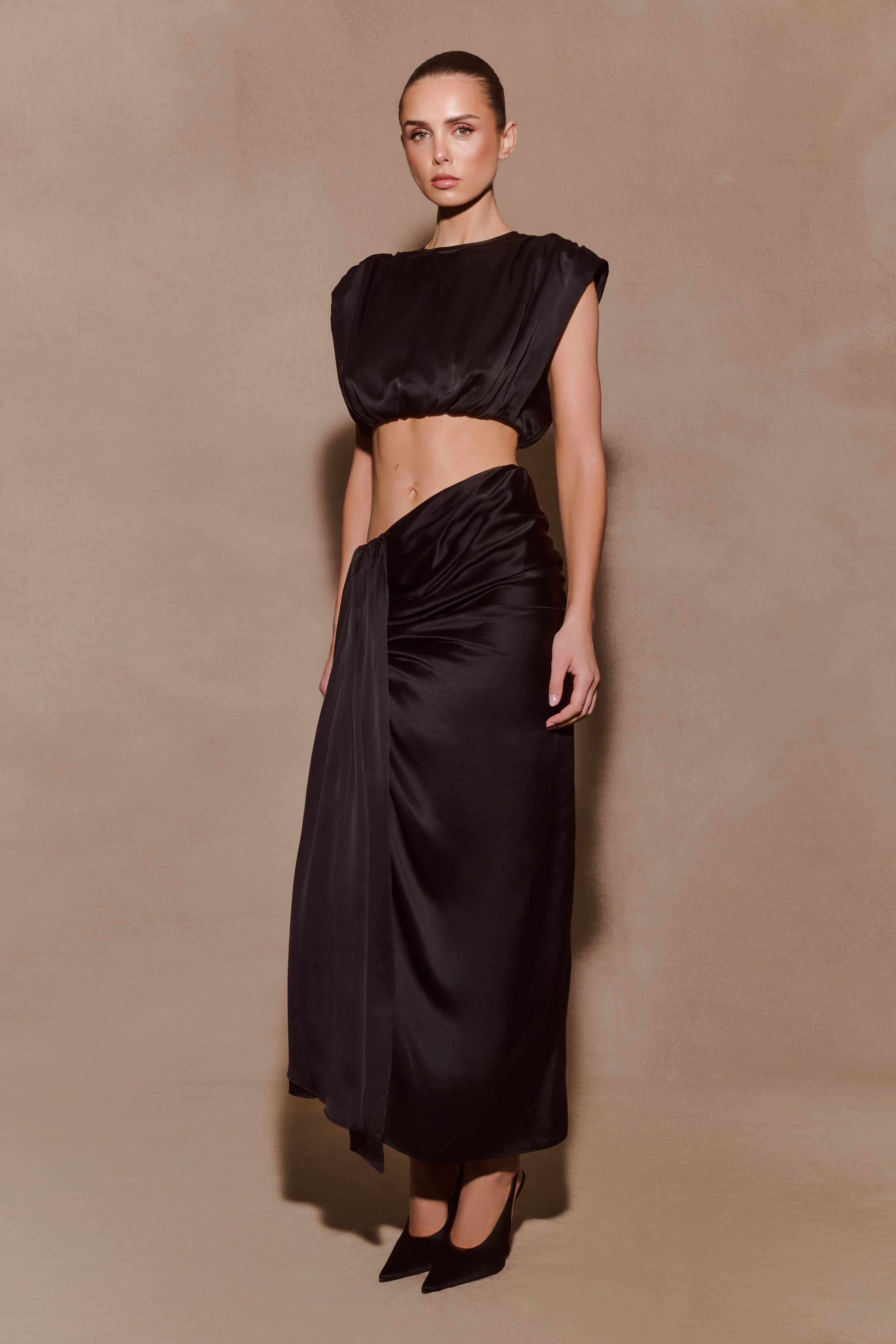 Zendaya Silk Midi Skirt - Black | MESHKI US