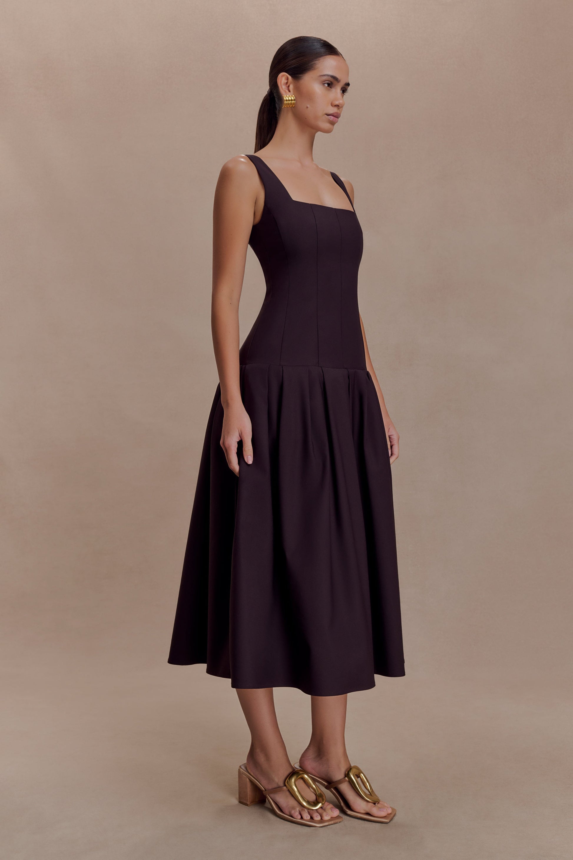 Natascha Drop Waist Cotton Midi Dress / Chocolate | MESHKI