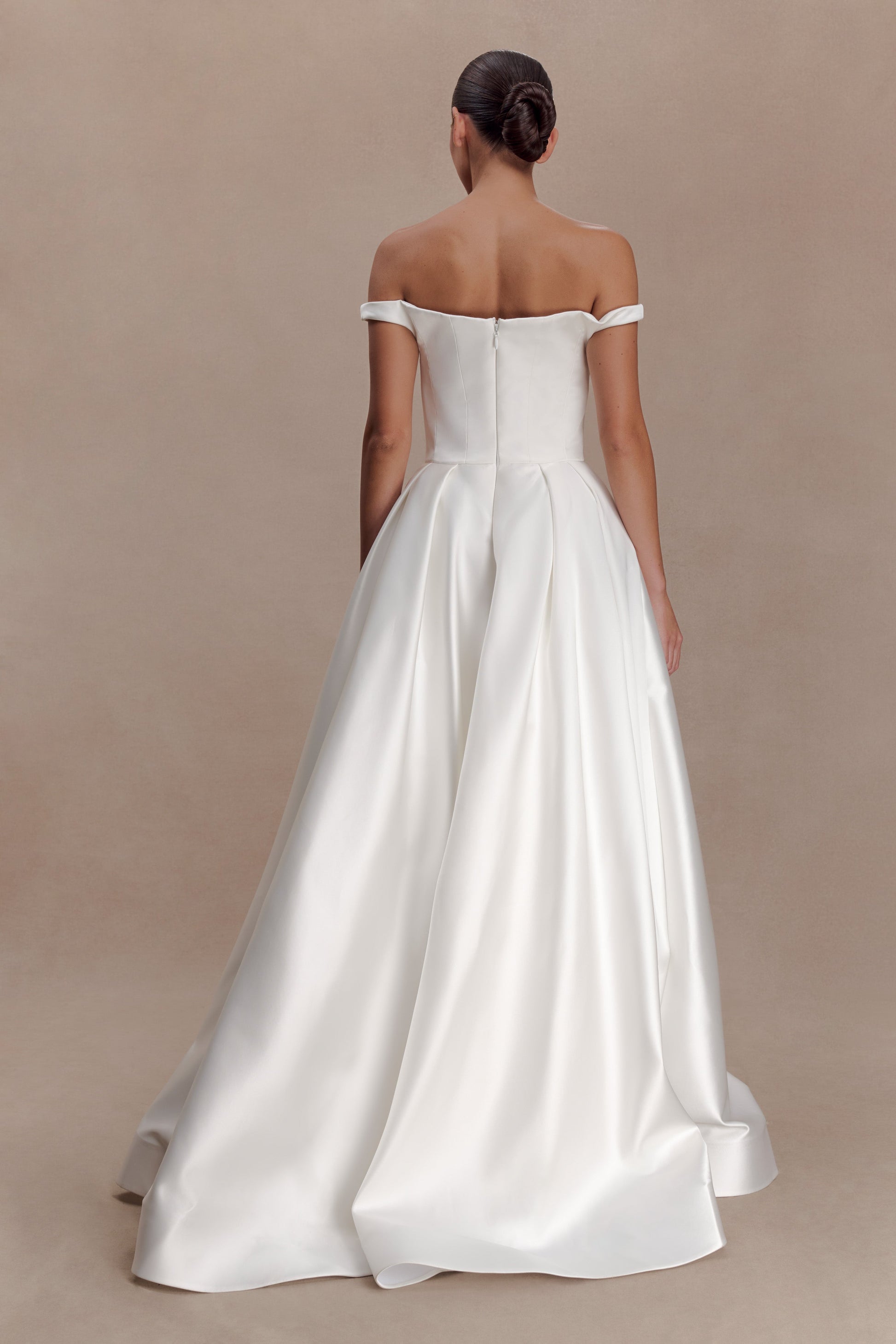 Willow Off Shoulder Satin Maxi Gown / White | MESHKI | XXS Willow Off Shoulder Satin Maxi Gown / White | MESHKI | XXS
