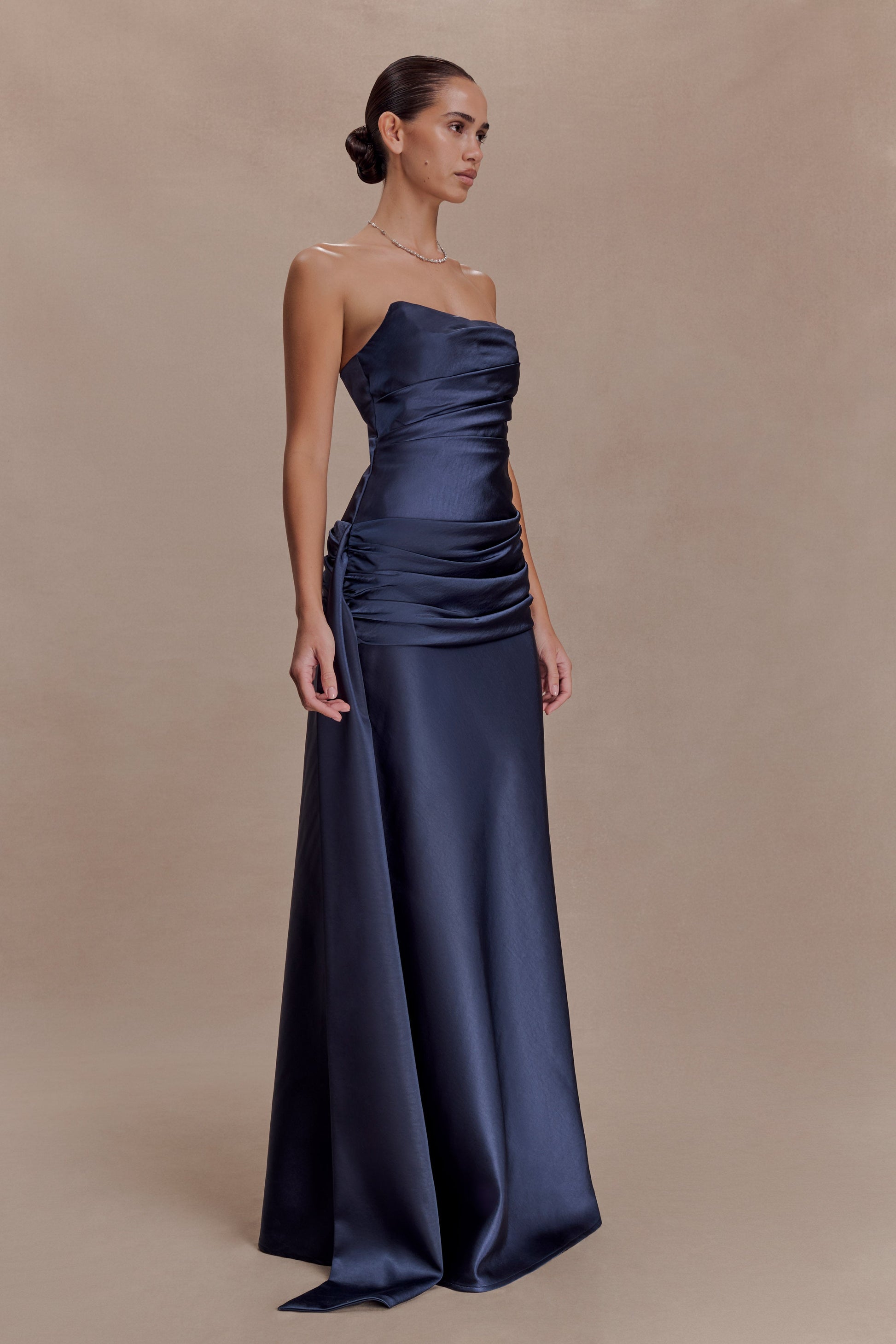 Sarah Strapless Maxi Dress With Waist Tie / Navy | MESHKI
