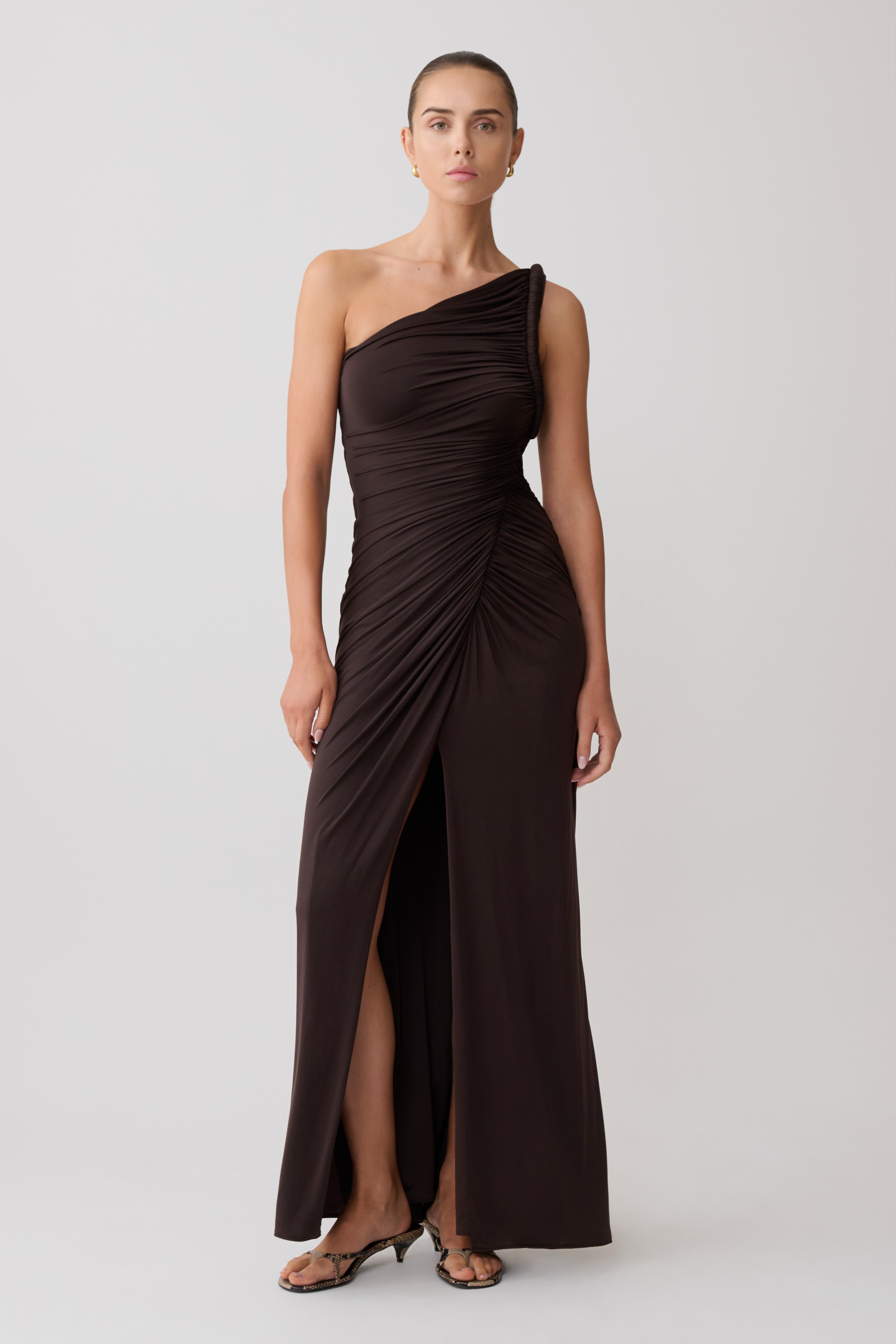 SISANDI ONE SHOULDER ミッドナイトブラック　2 Ryn Twisted One Shoulder Maxi Dress - Dark Chocolate | MESHKI US