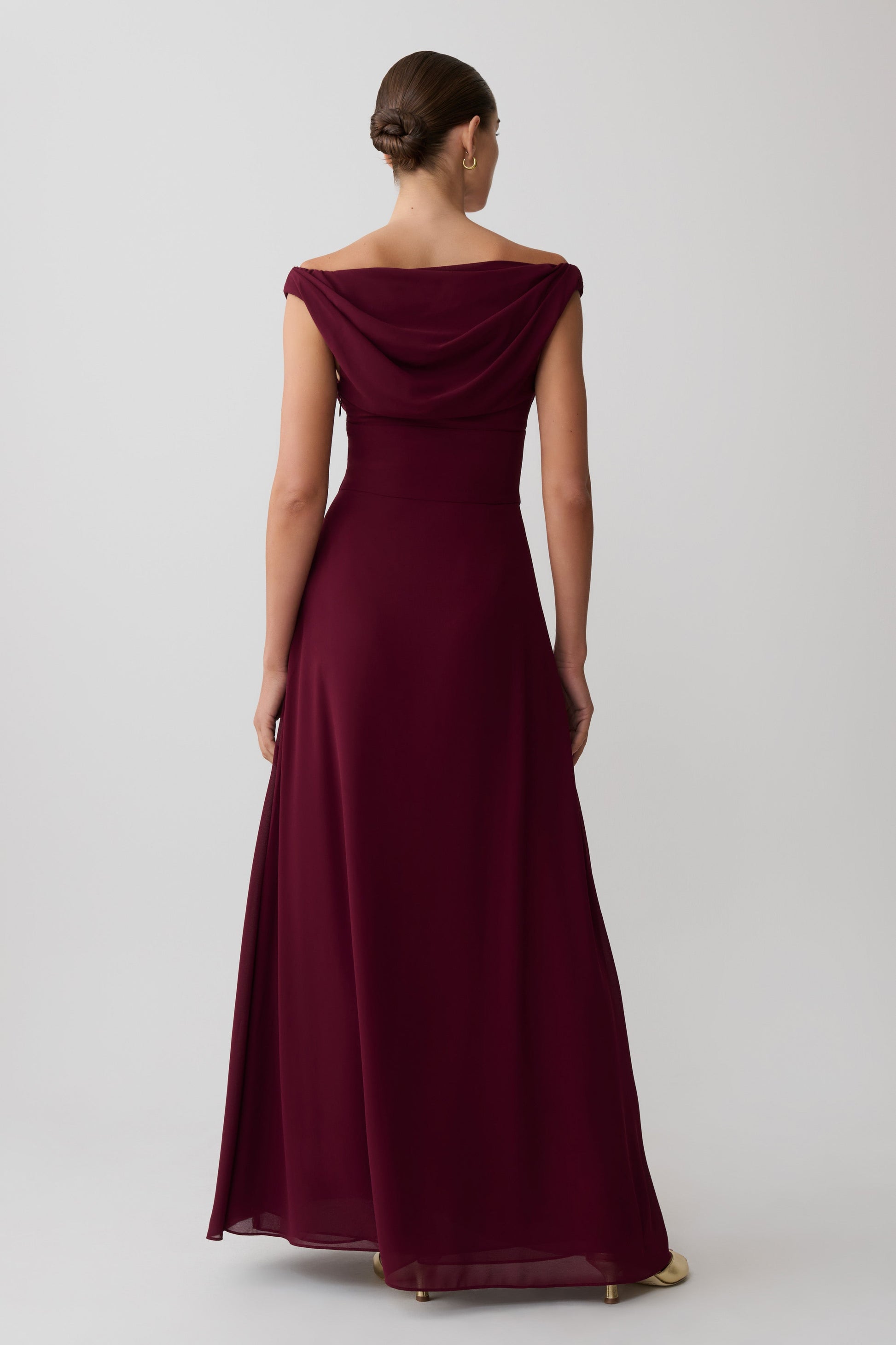 Mabel Off Shoulder Chiffon Maxi Dress / Merlot | MESHKI