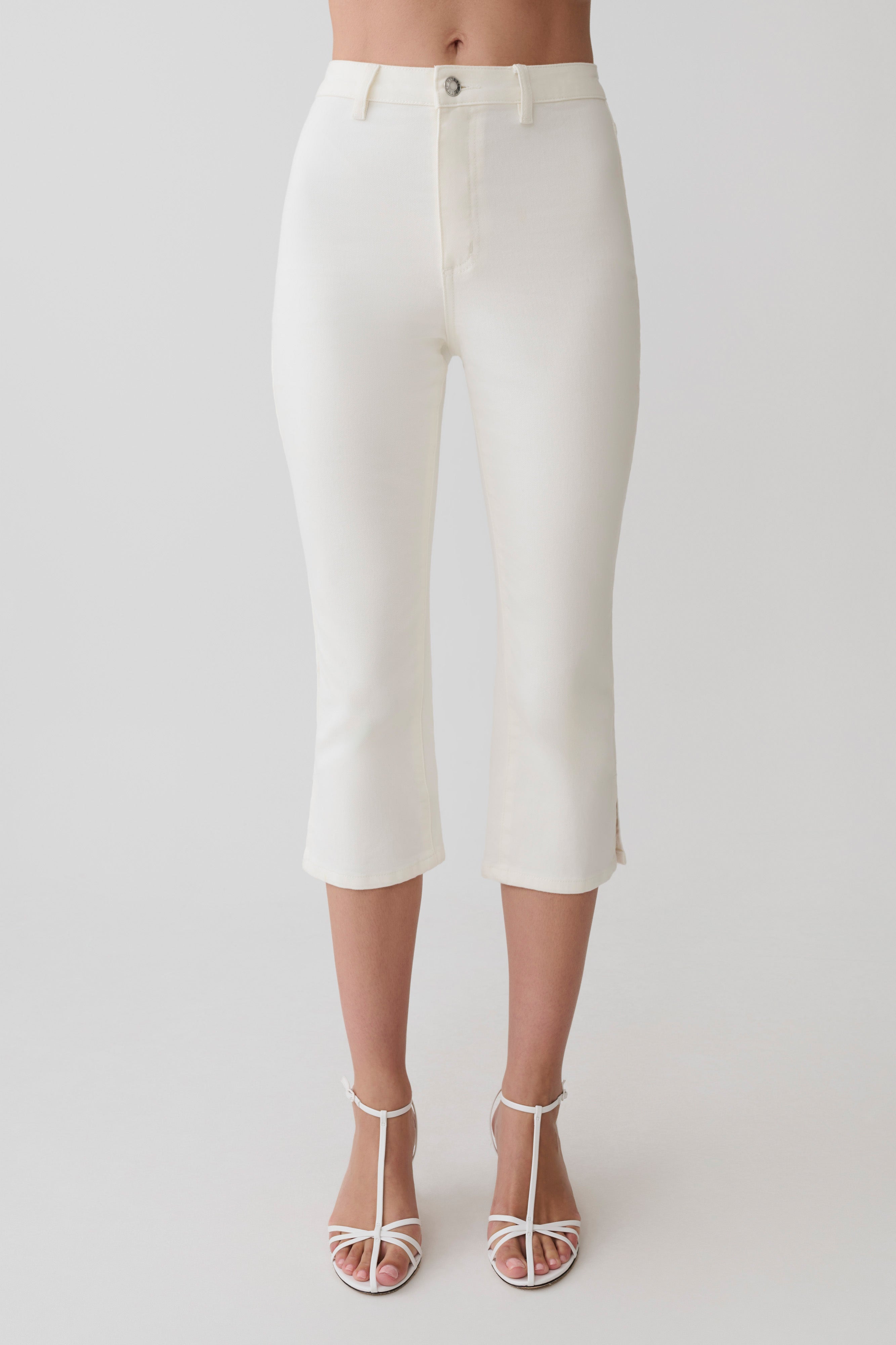 Mary Denim Capris - White | MESHKI US