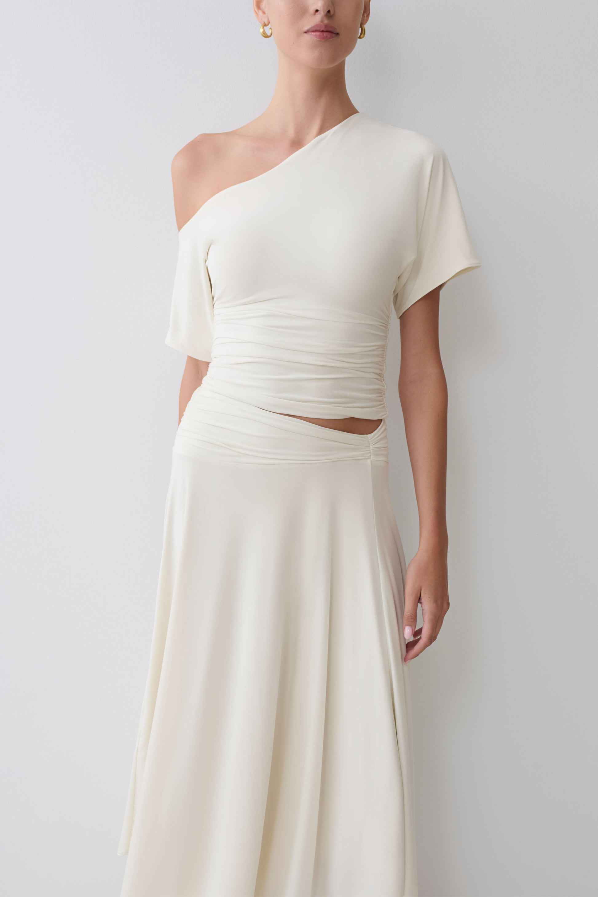 Luu Off Shoulder Slinky Top / Ivory | MESHKI