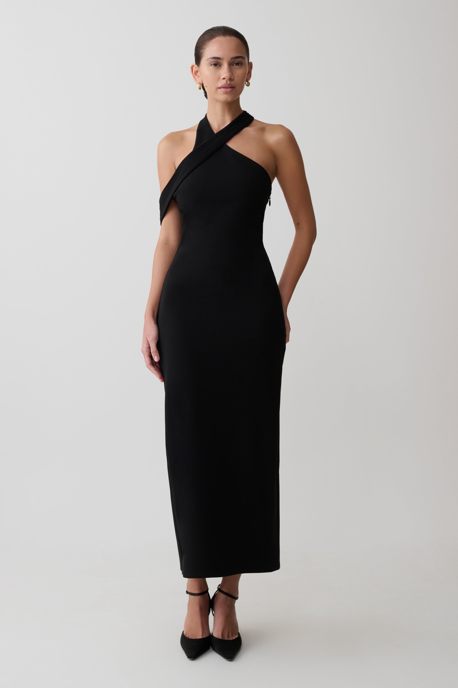 Sable Crossover Crepe Midi Dress / Black | MESHKI