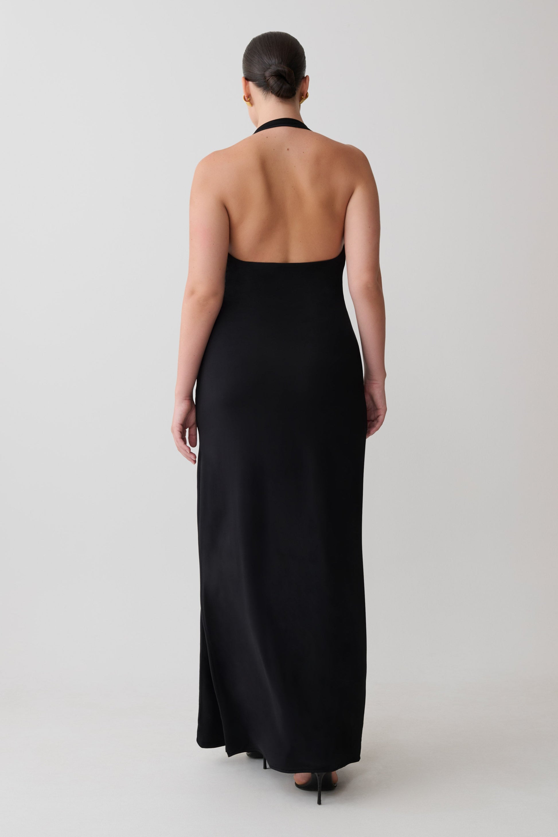 strapless halter dress Khanh Slinky Halter Maxi Dress / Black | MESHKI