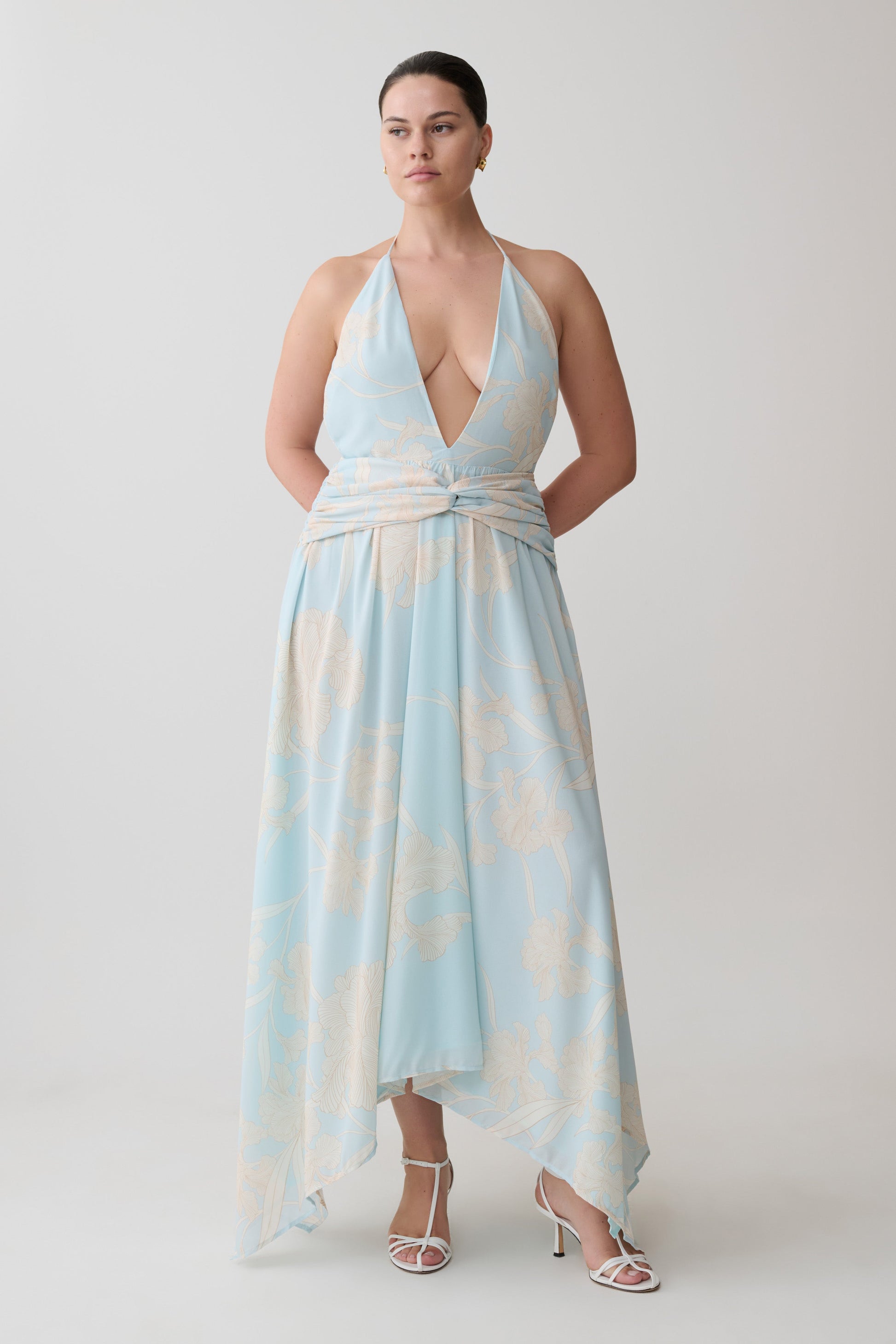Cyra Plunge Chiffon Midi Dress / Blue Floral Print | MESHKI