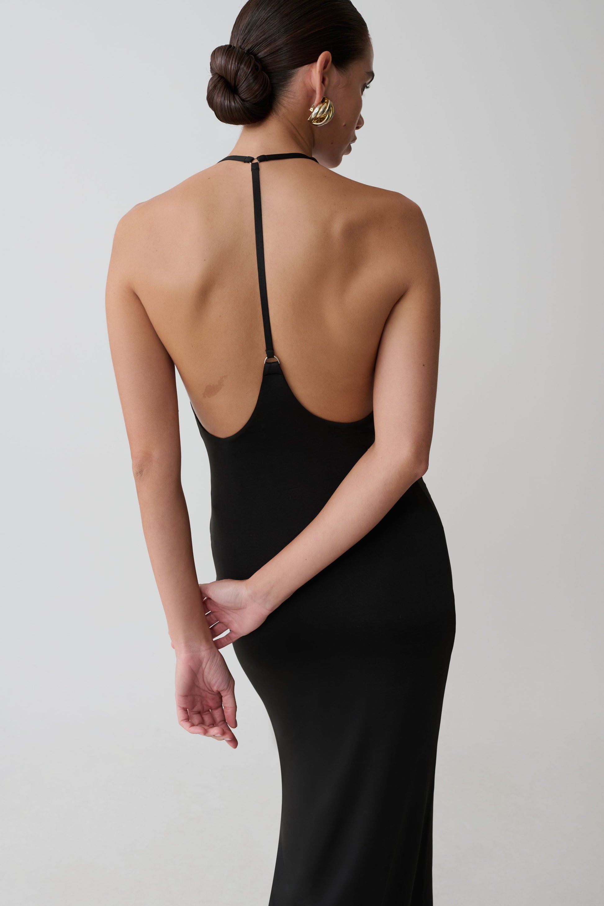 Hana Slinky Plunge Maxi Dress / Black | MESHKI