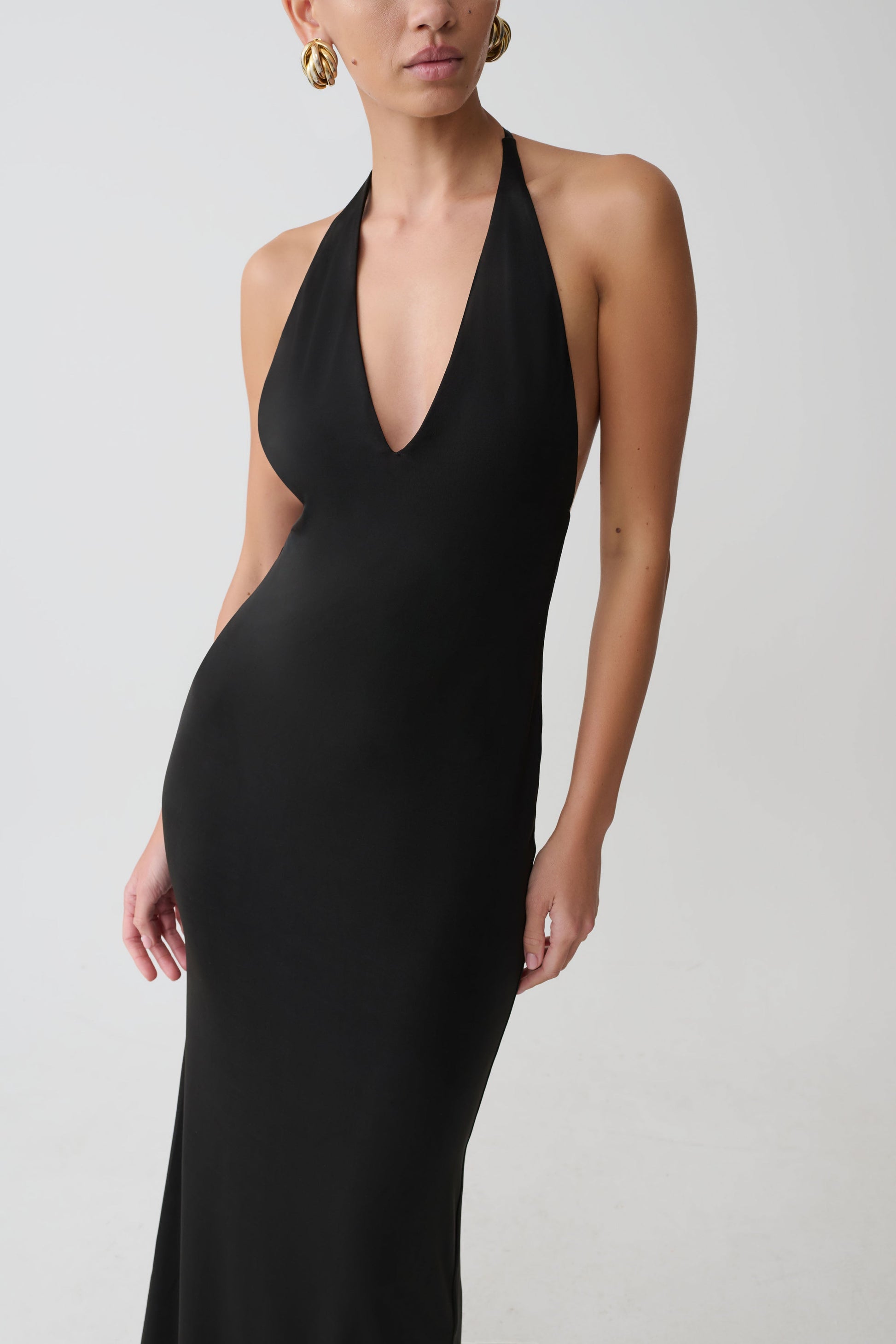 Hana Slinky Plunge Maxi Dress / Black | MESHKI