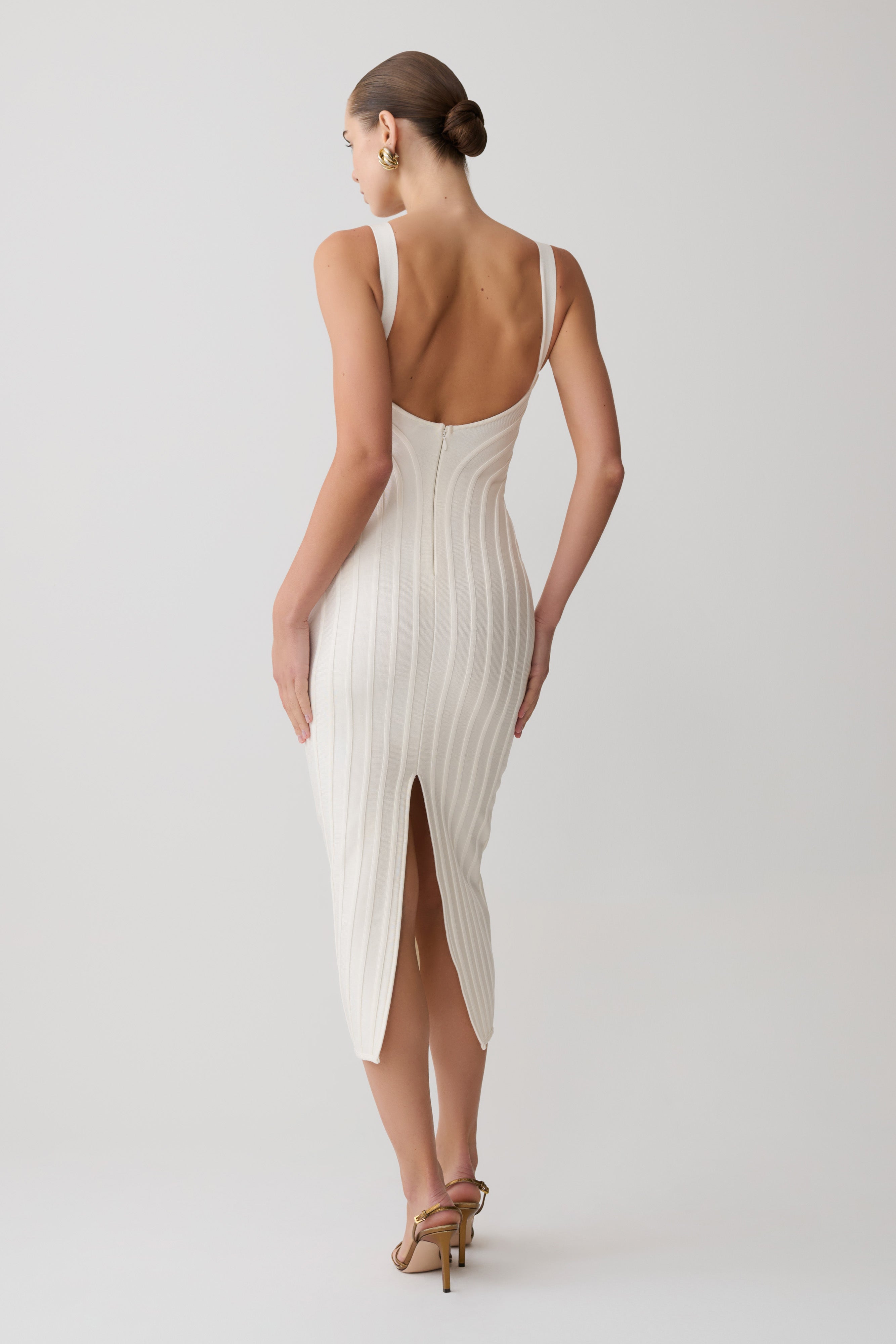 【Louer】pile dress (ivory) /digne サイズ1 Gia Bandage Knit Midi Dress - Ivory | MESHKI US