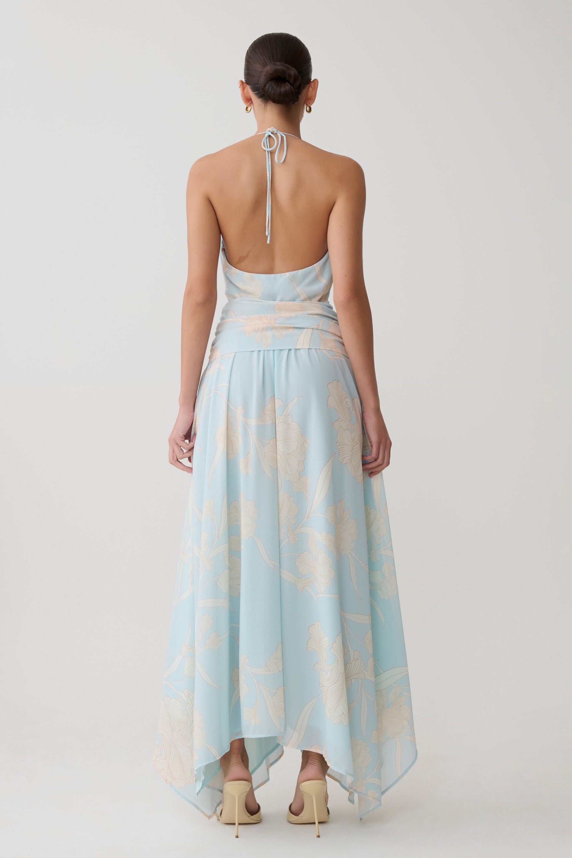 Cyra Plunge Chiffon Midi Dress / Blue Floral Print | MESHKI