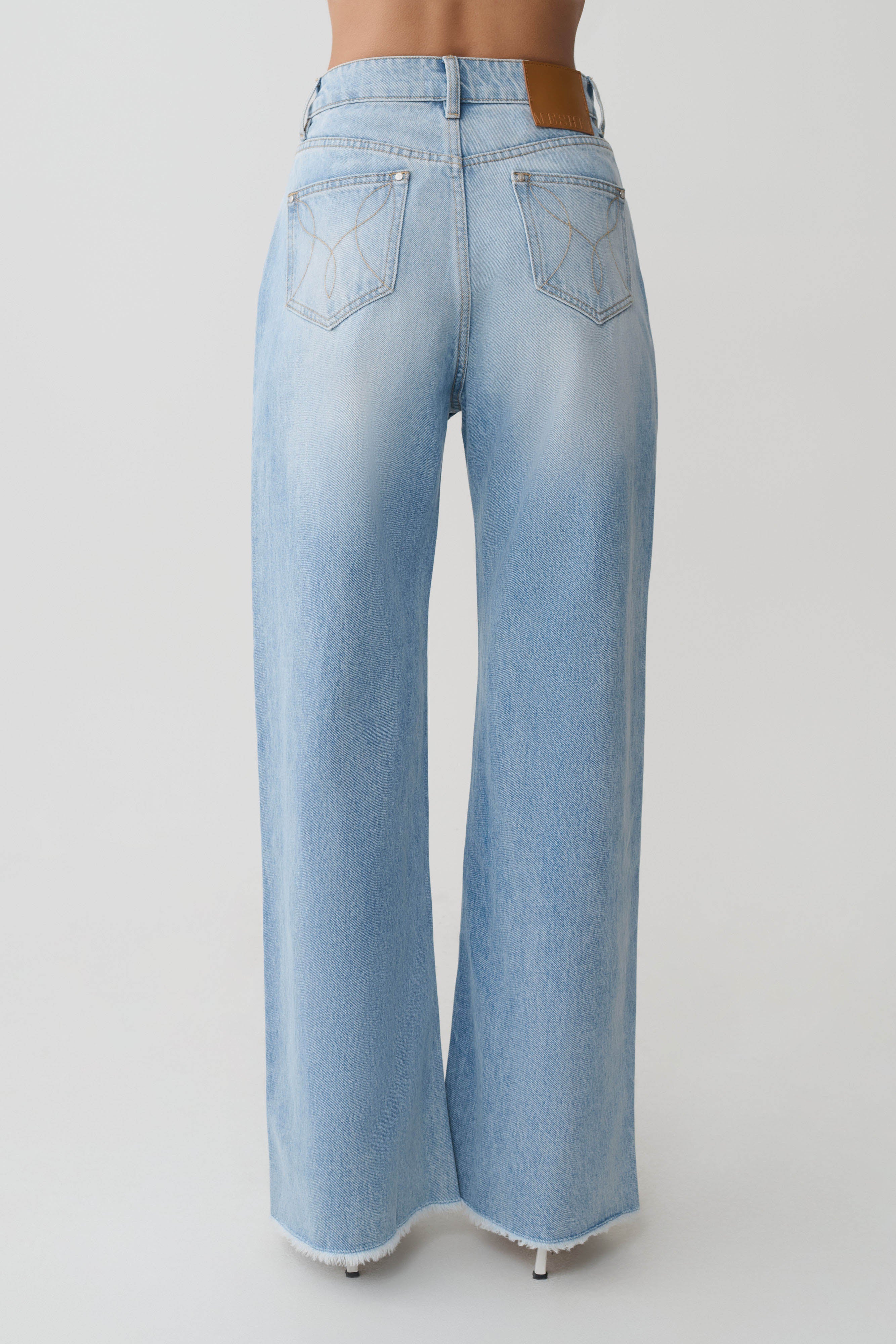 Sebastian Straight Leg Denim Jeans With Fray Hem - Washed Light