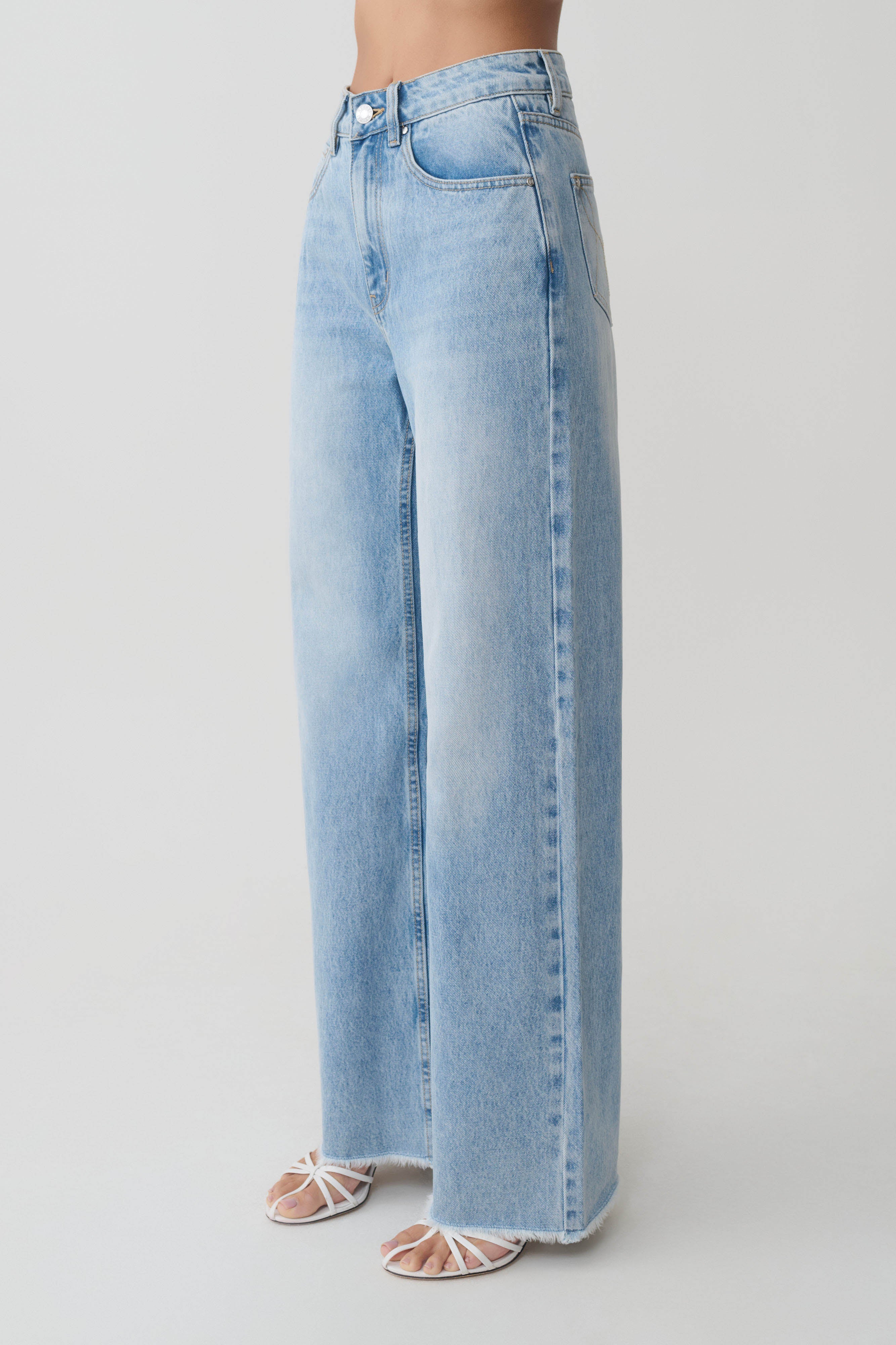 パンツ XS LASER FADE STANDARD STRAIGHT DENIM Sebastian Straight Leg Denim Jeans With Fray Hem - Washed Light