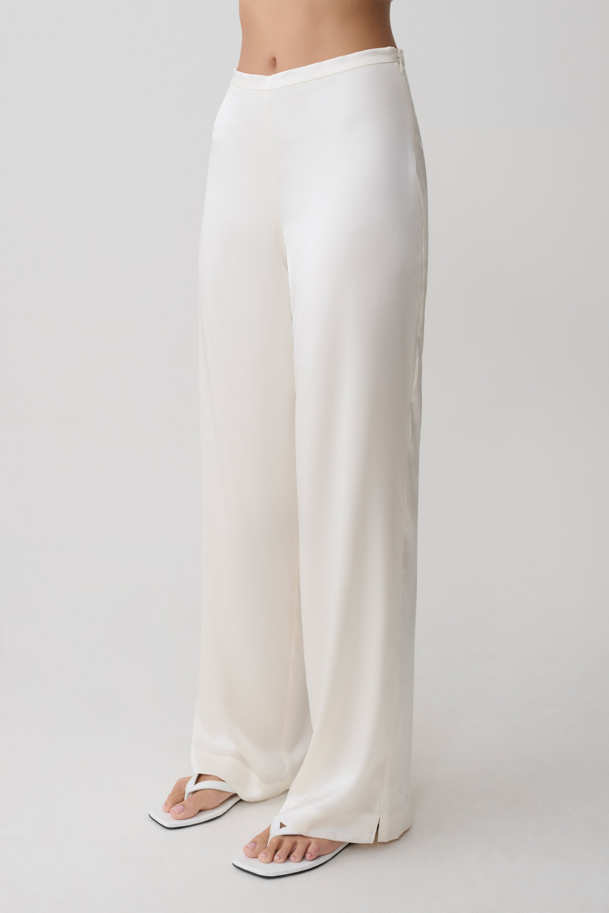 Kayla Silk Blend Straight Leg Pants / Ivory | MESHKI