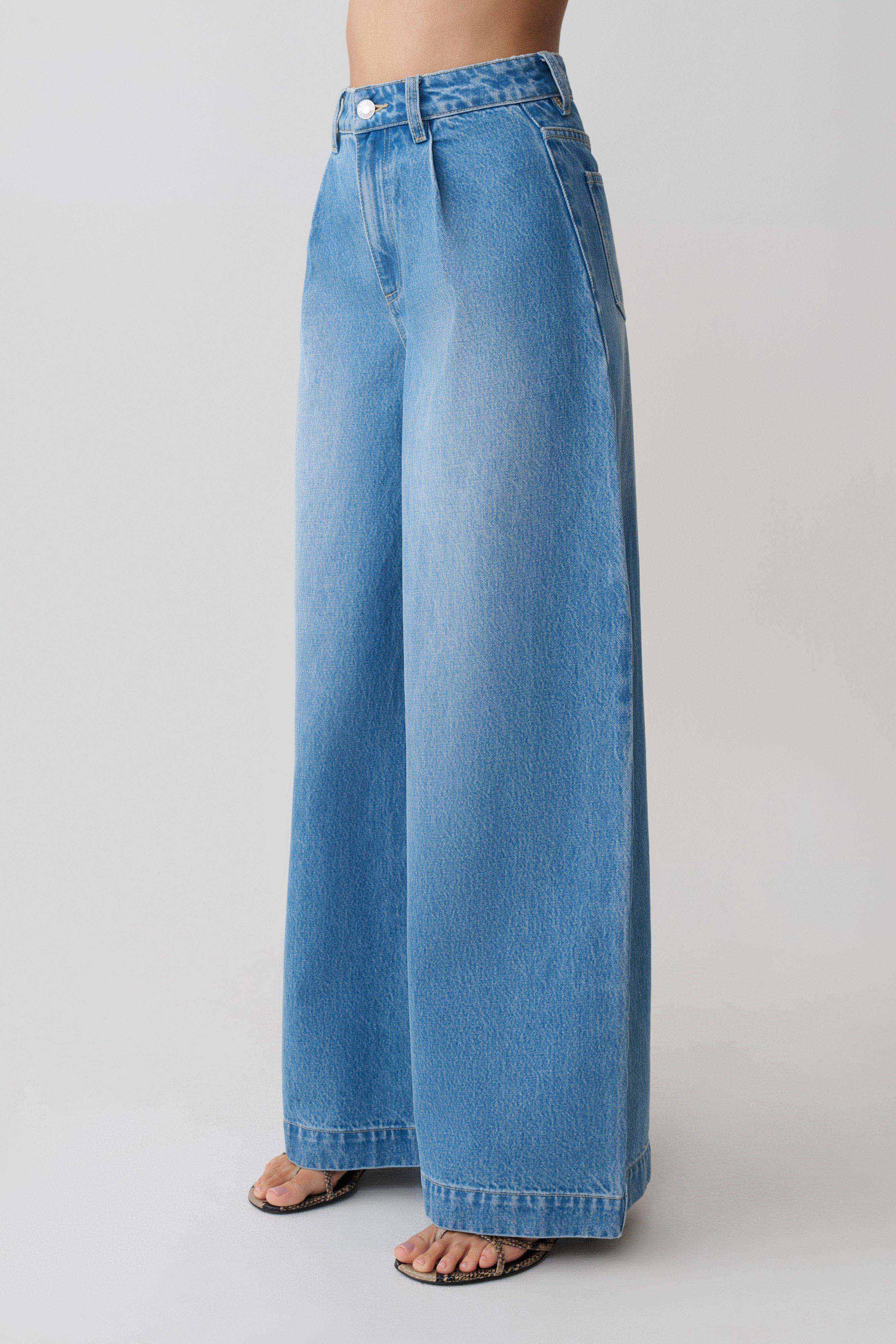 Bobby Oversized Jean With Front Pleat - Summer Blue | MESHKI US