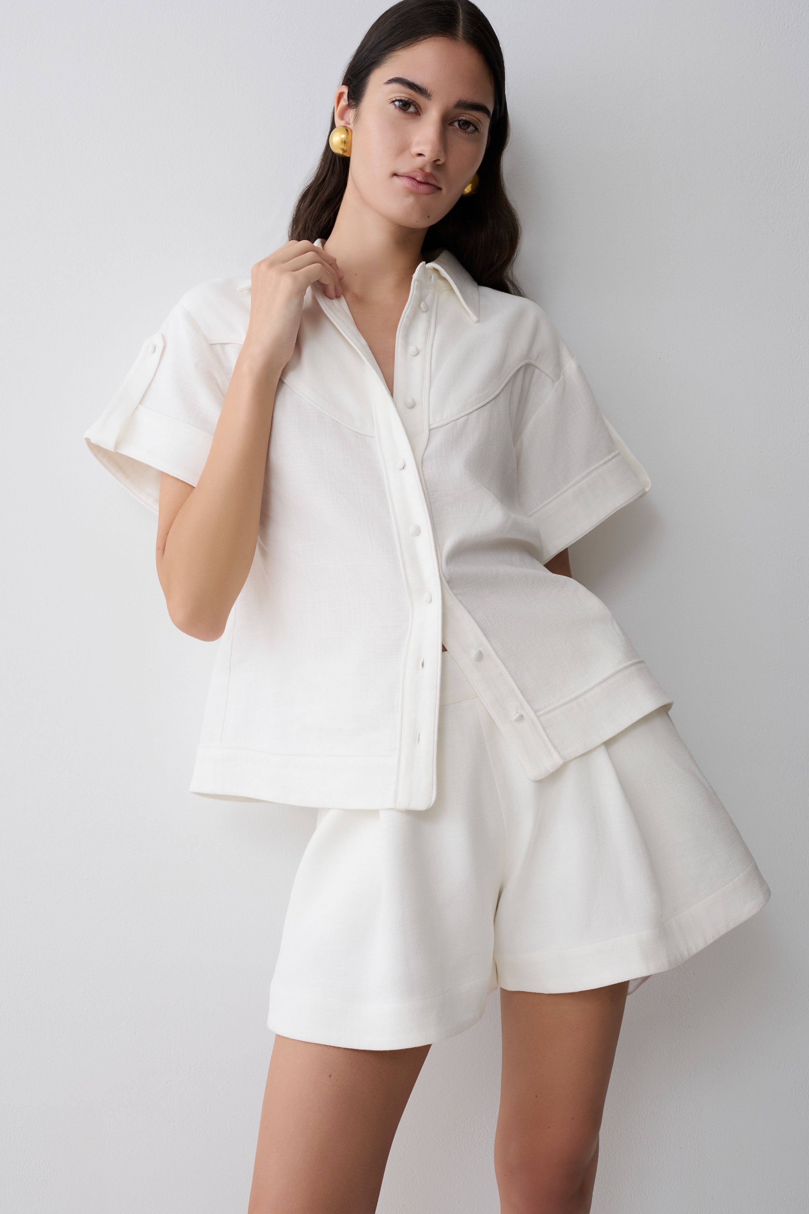 【vintage】LINEN NO TUCK FLARE SHORTS Piper Linen Flare Shorts - White | MESHKI US