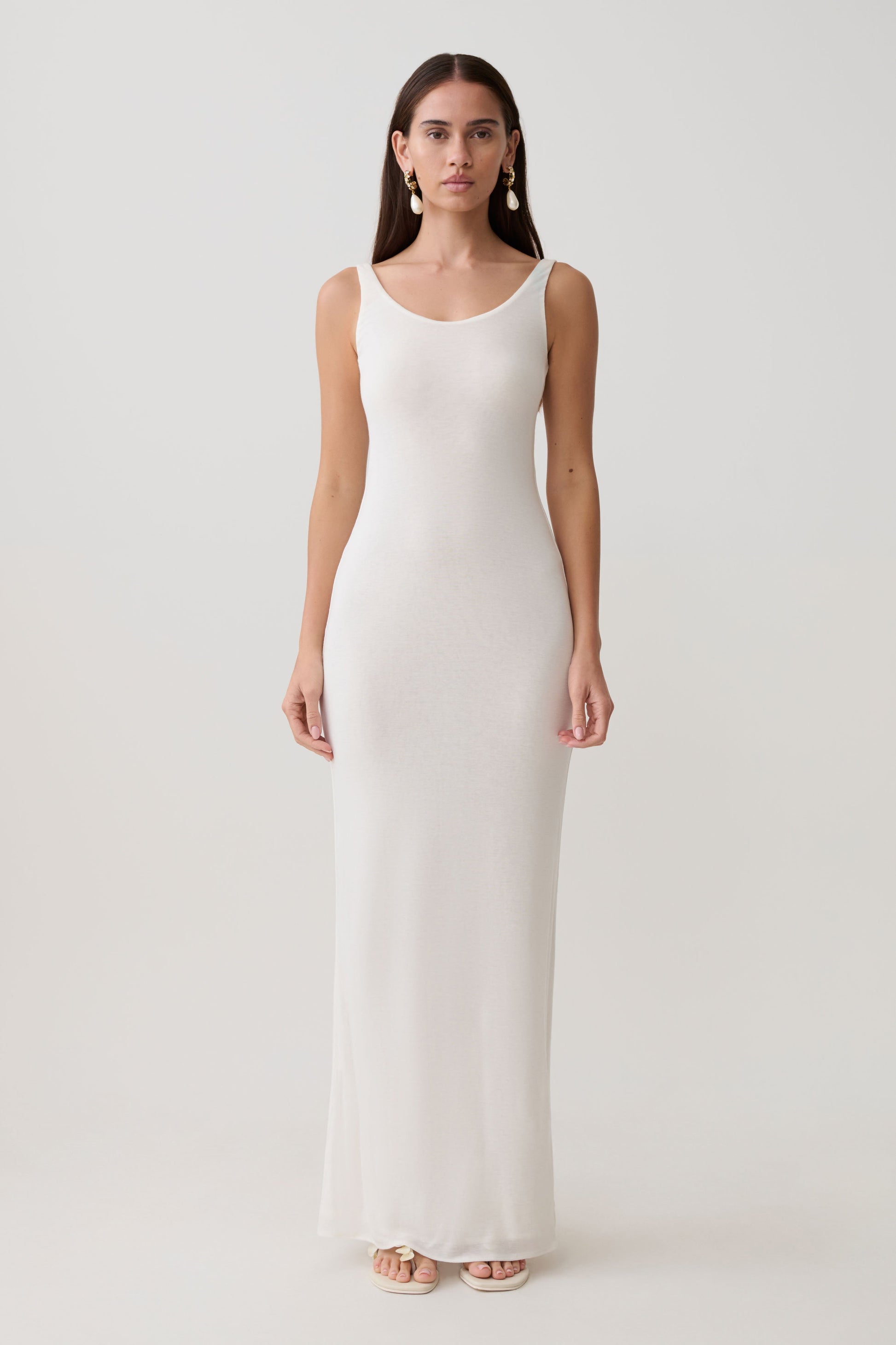scoop neck maxi dress Lady Black Tie - Hilary Gown - Strapless Fitted Satin Gown Say hello to your new season staple with this chocolate satin scoop neck maxi dress MARGI RAINBOW SCOOP NECK MAXI