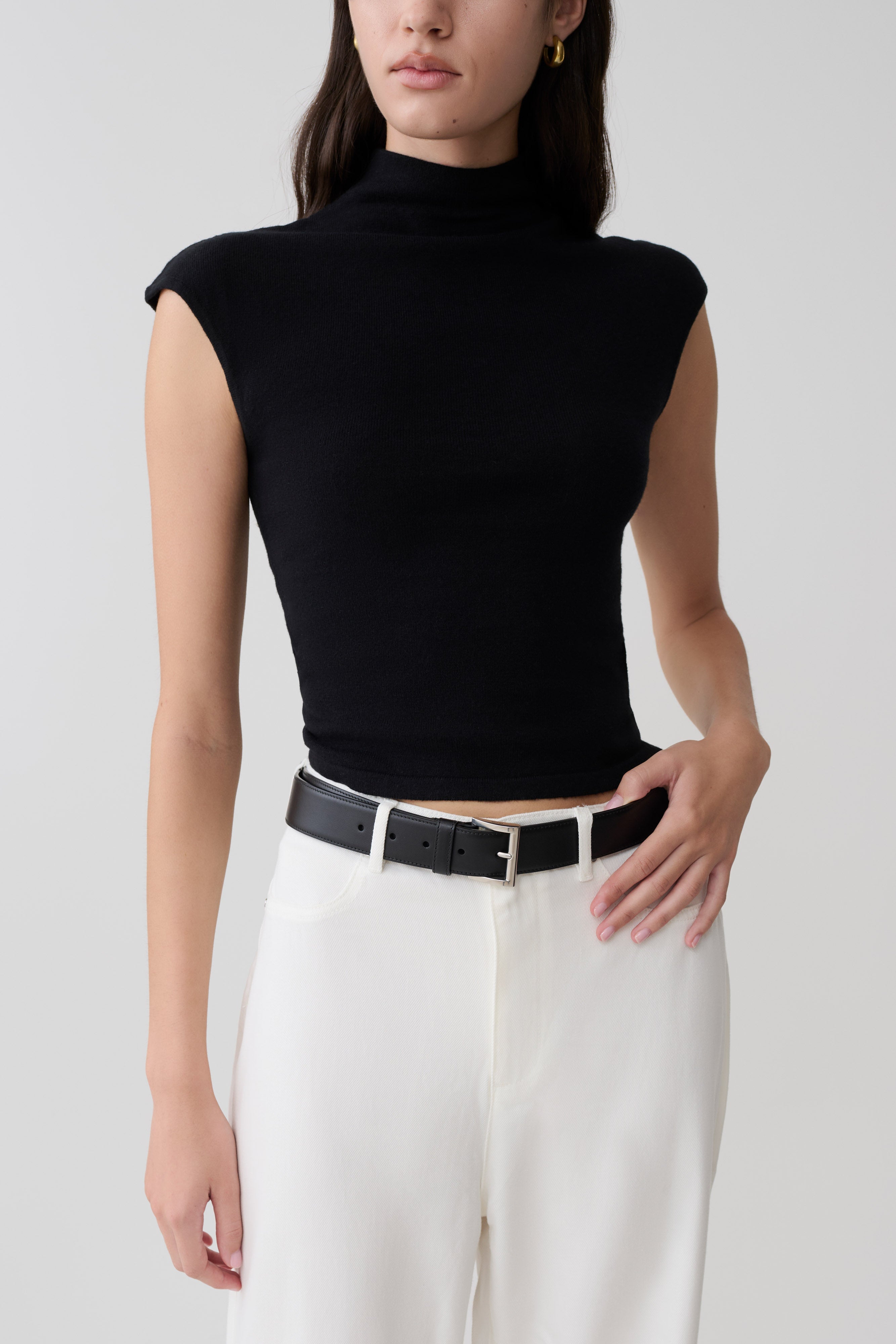 Sonny Short Sleeve Knit Top - Black | MESHKI US