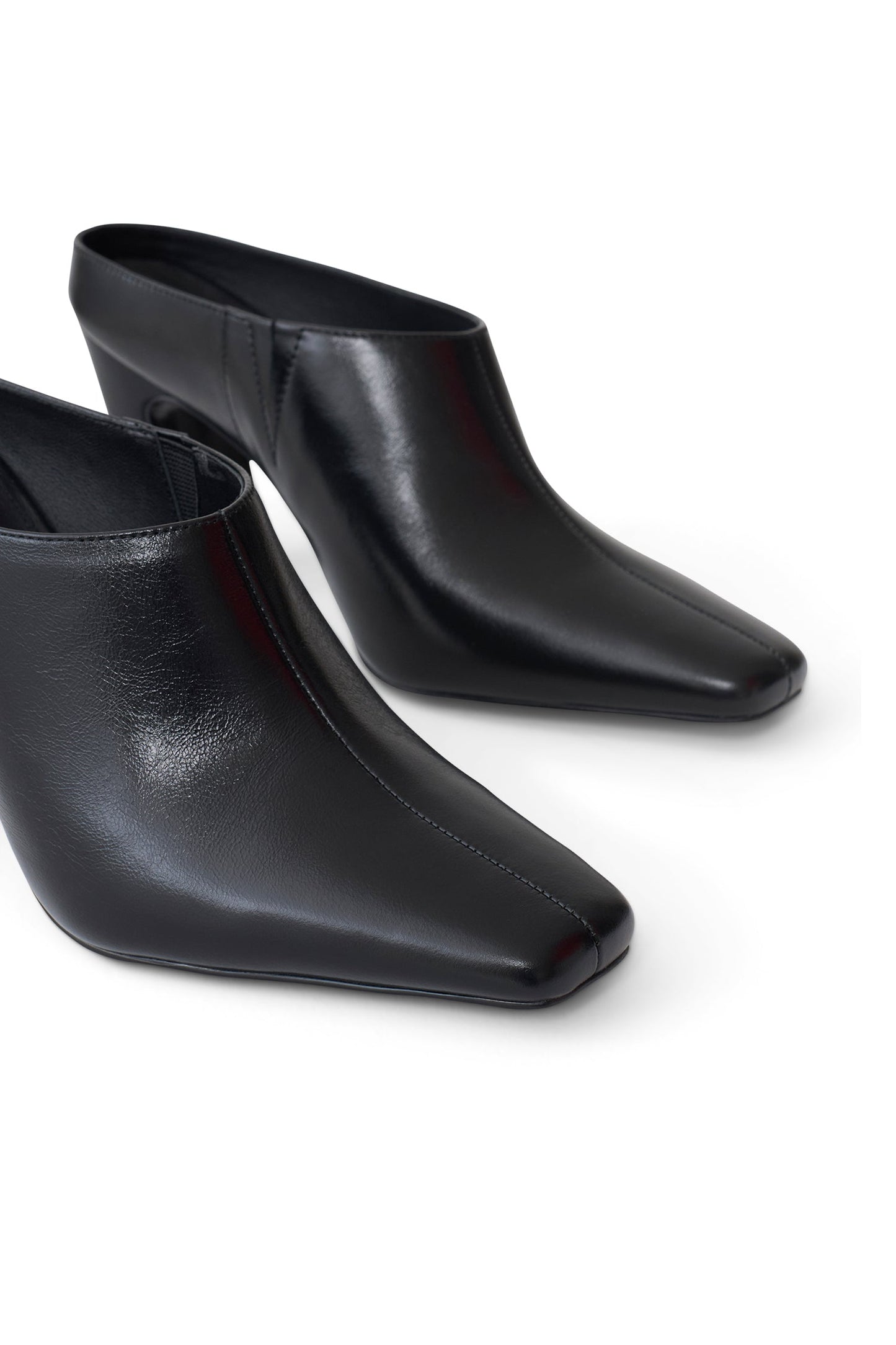 Conne Pointed Mule Wedge - Black