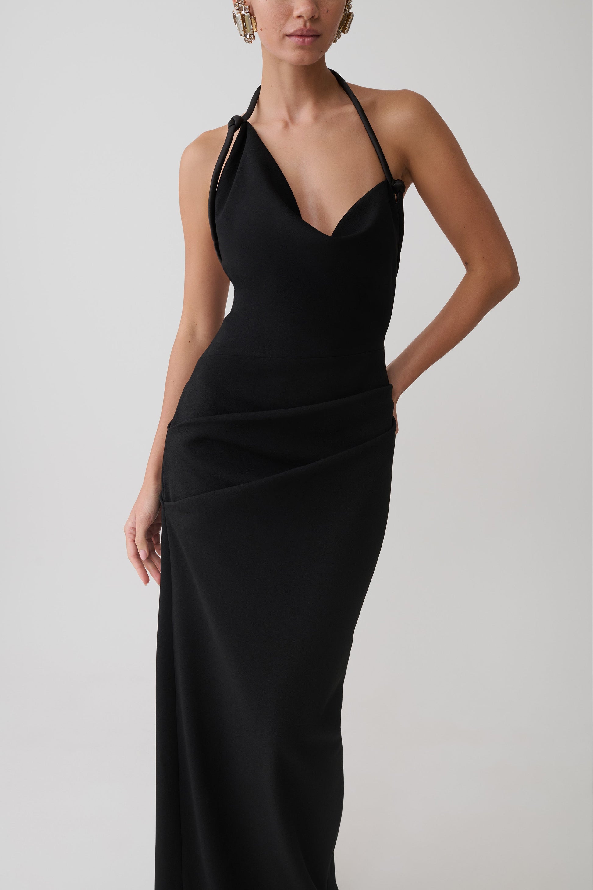 Gracie Halter Maxi Dress / Black | MESHKI