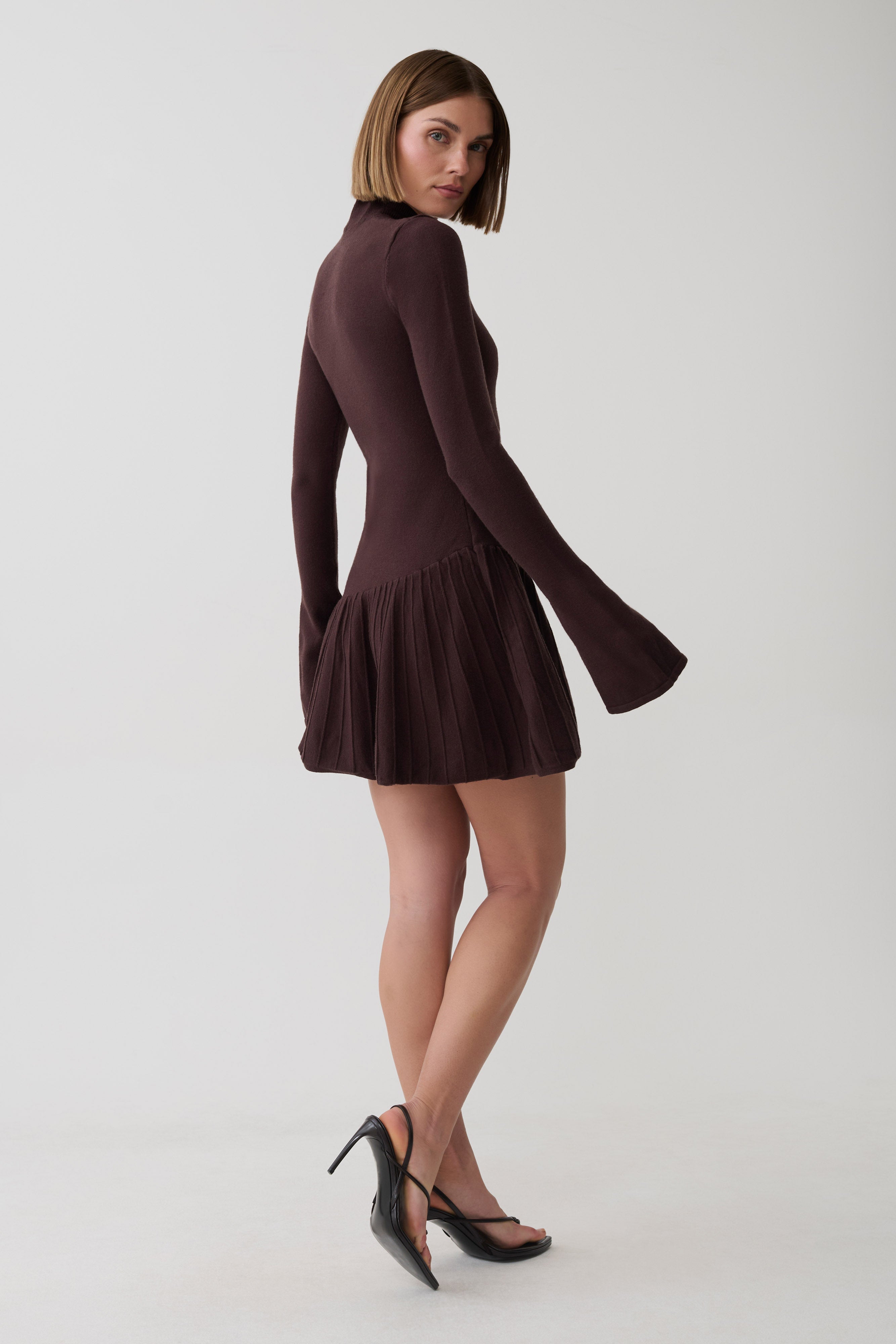 スカート Paneled Flared Knit Mini Dress Blair Knit Mini Dress With Pleats - Chocolate | MESHKI US