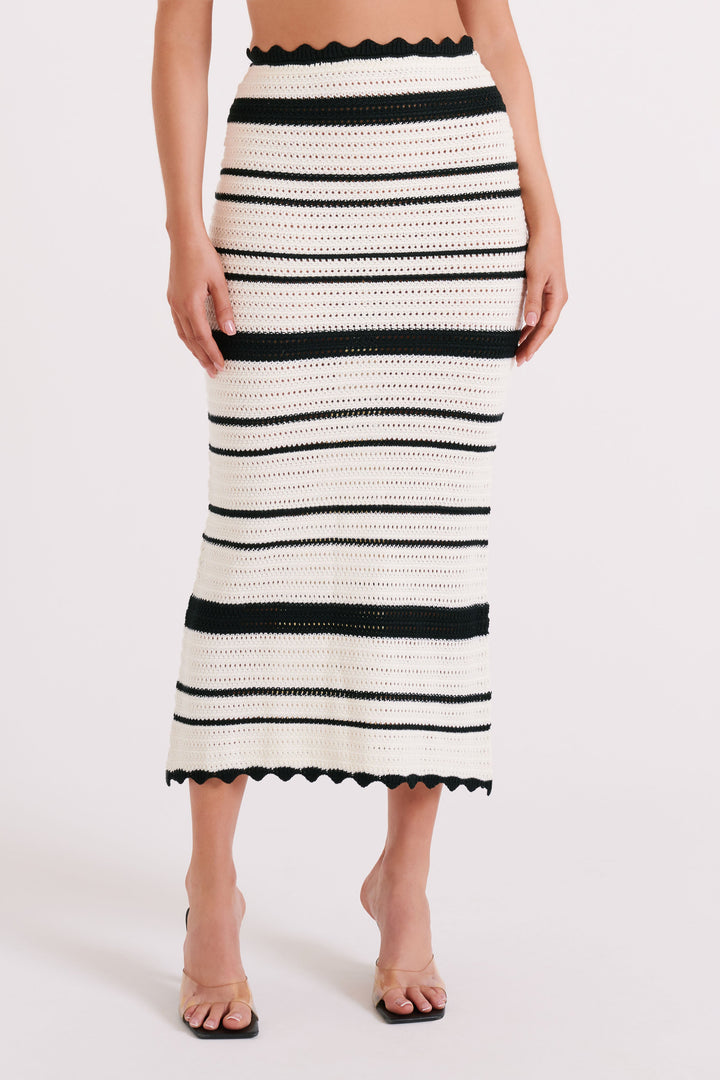 MESHKI Jadia
Contrast Crochet Fishtail Maxi Skirt - Black/White