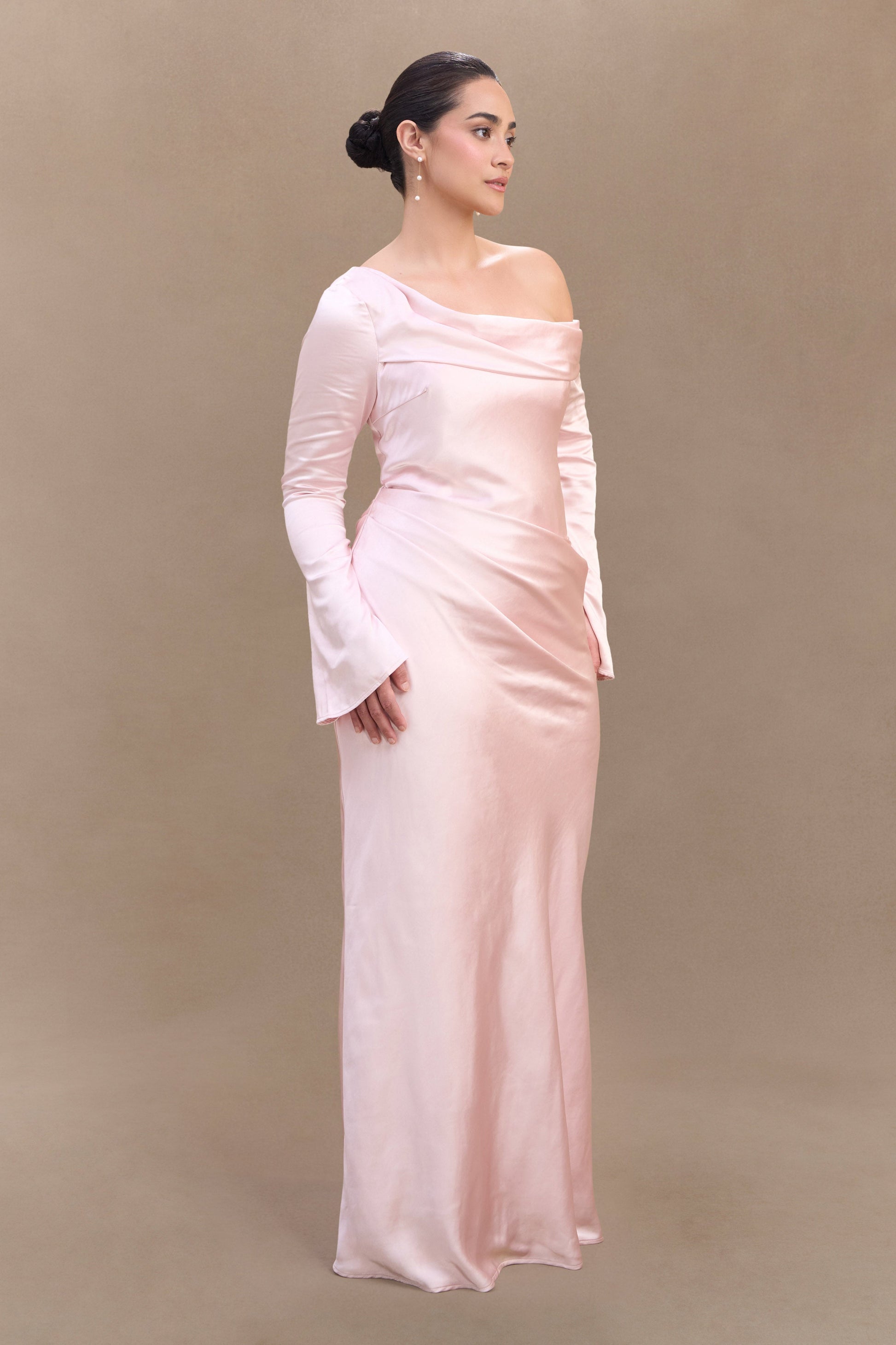 Iris Long Sleeve Satin Maxi Dress / Soft Pink | MESHKI