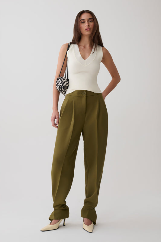 Hazel Pleated Suiting Pants - Olive